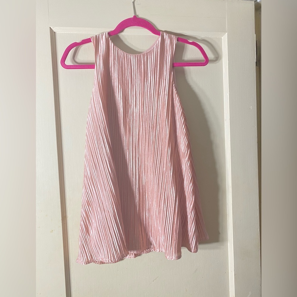 Pink silk top,shirt, blouse, sleeveless, flowy, ridged, button detail in back XS